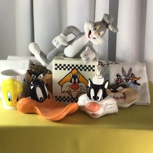 タタイタイ　Looney tunes パンツ ジャケット　セット タタイタイ Looney tunes パンツ ジャケット セット タタイタイ Looney